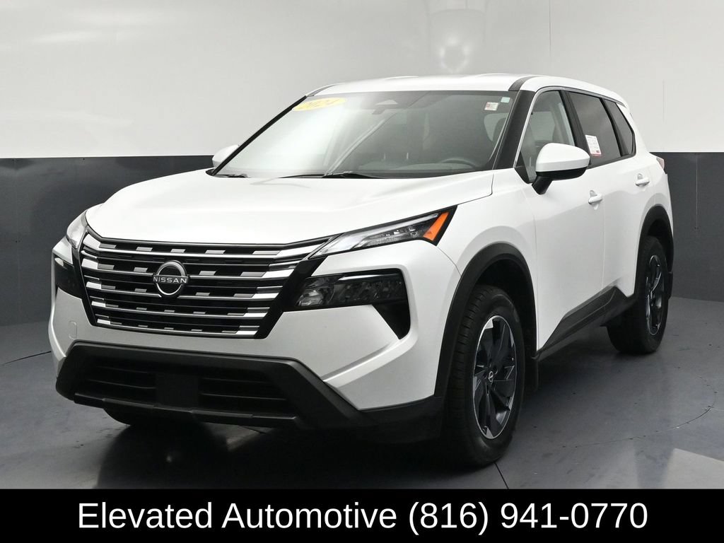 Used 2024 Nissan Rogue SV AWD/4WD image 3