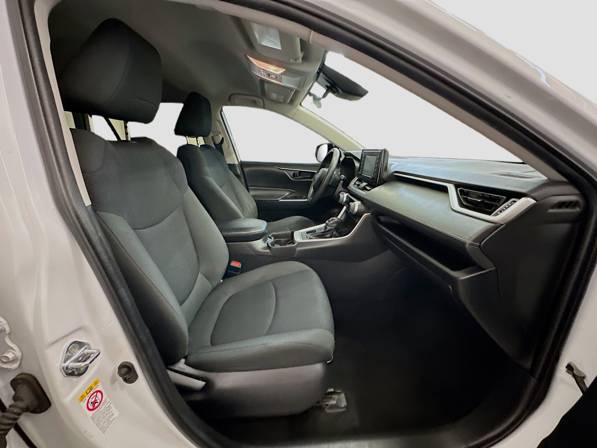 Used 2019 Toyota RAV4 LE image 32