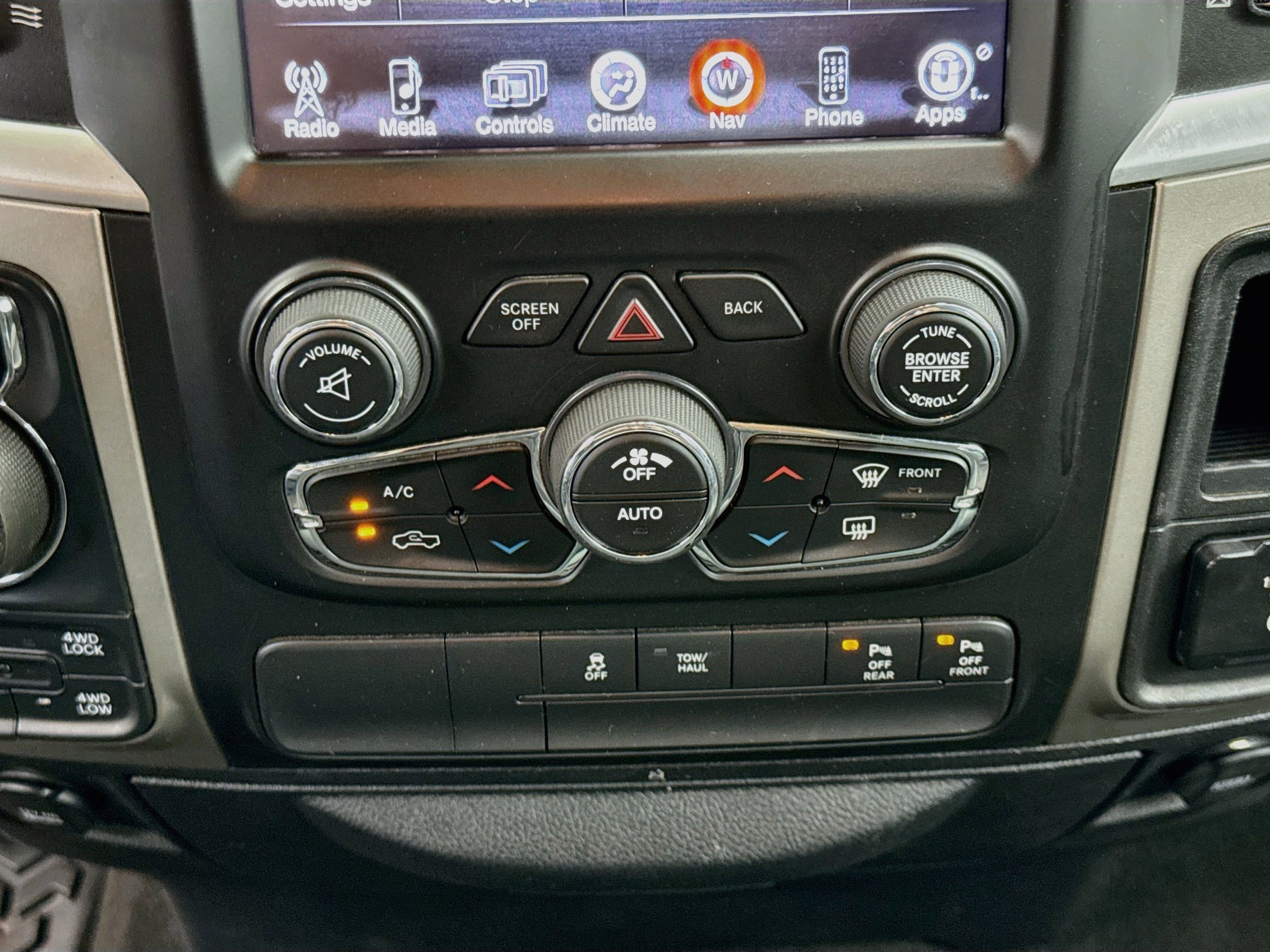Used 2017 RAM 1500 Big Horn AWD/4WD image 23