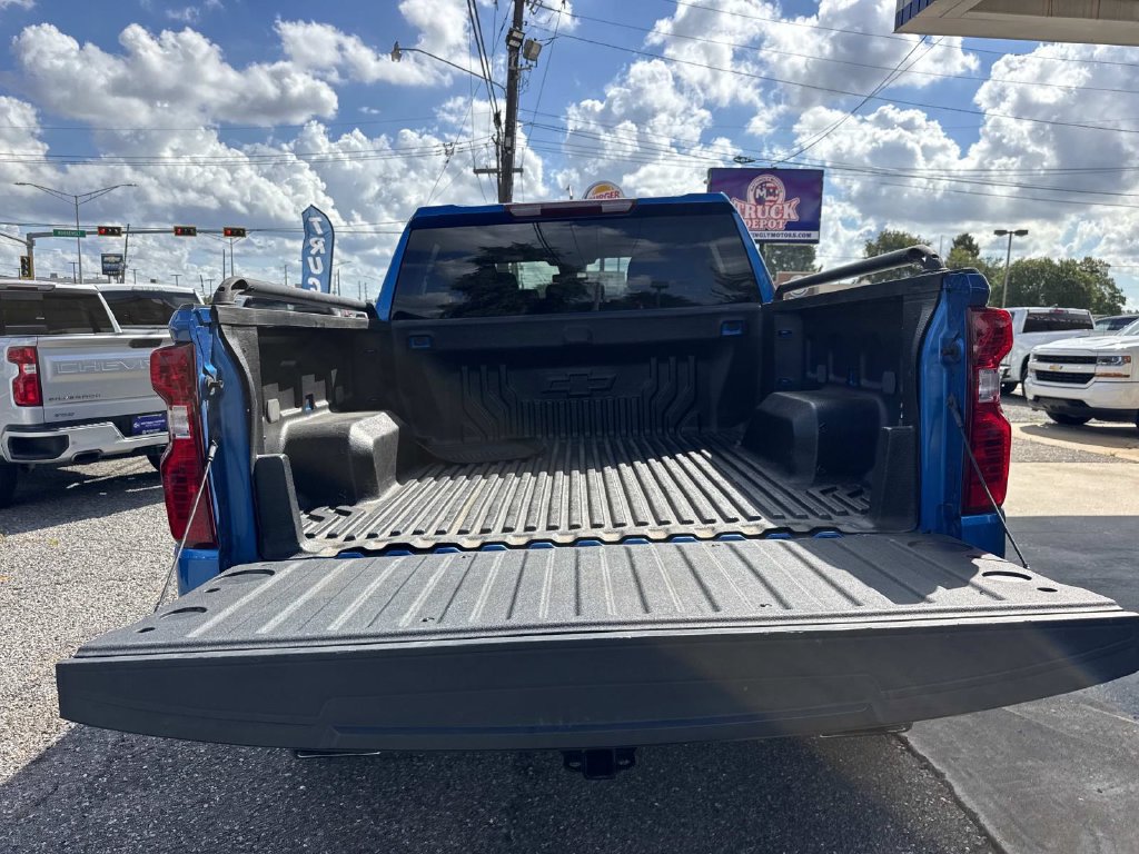 Used 2022 Chevrolet Silverado 1500 Custom Trail Boss AWD/4WD image 9