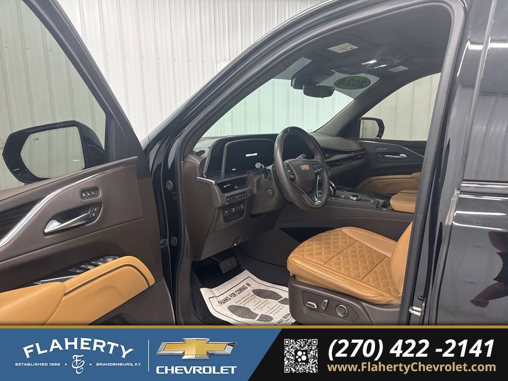 Used 2024 Cadillac Escalade ESV Sport w/ Touring Package image 9