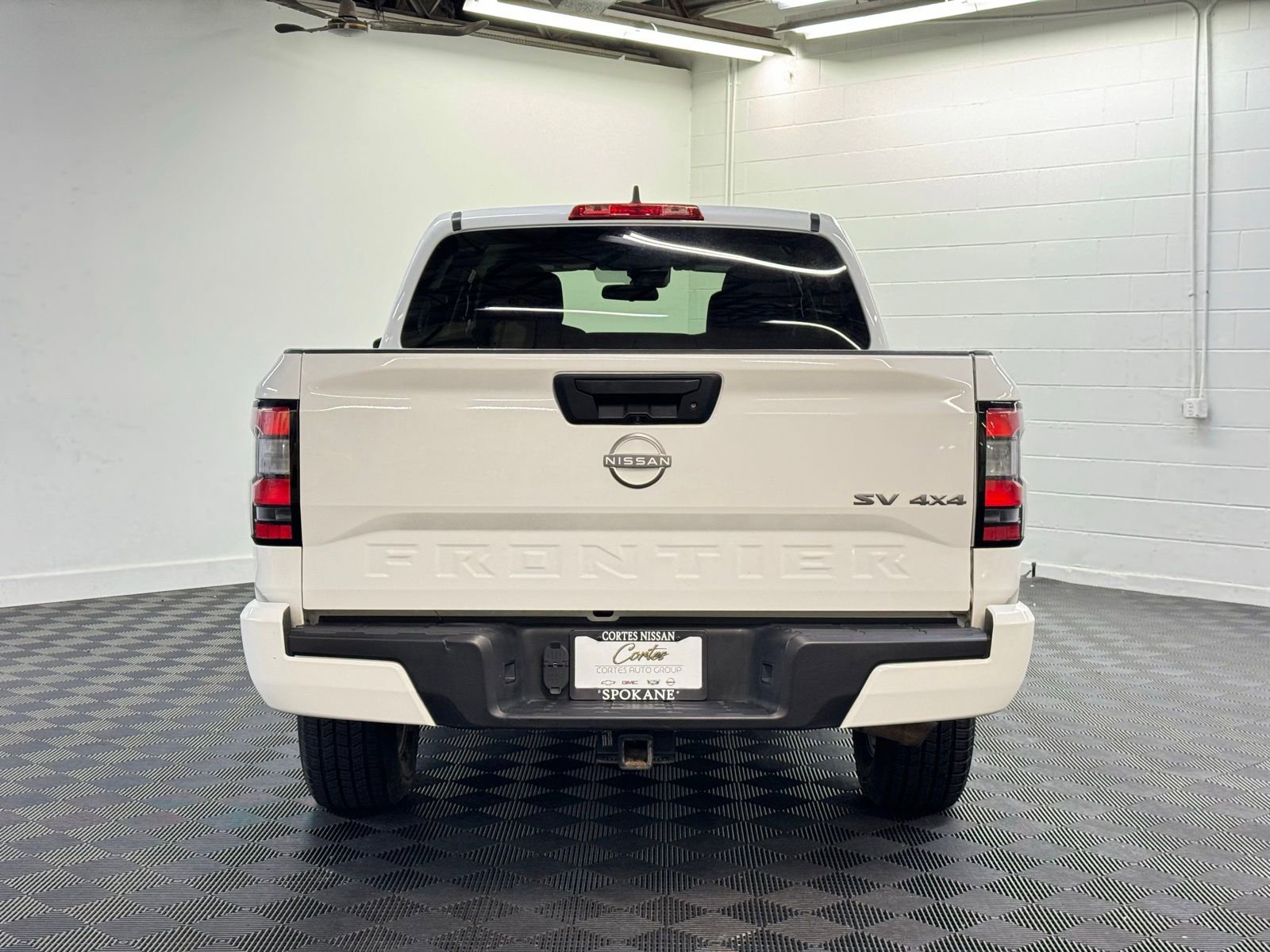 Used 2023 Nissan Frontier SV image 6