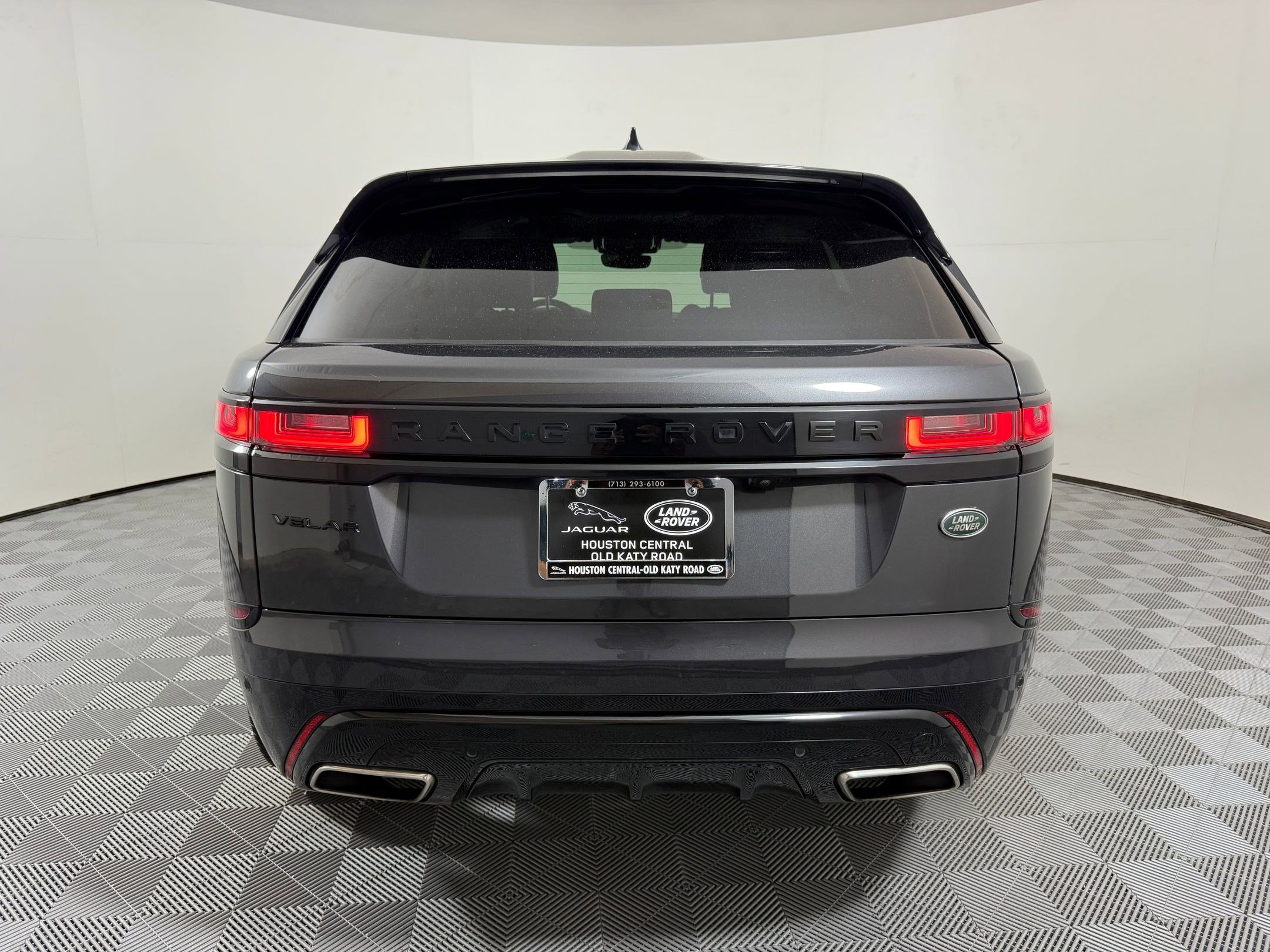 Used 2023 Land Rover Range Rover Velar R-Dynamic S image 10