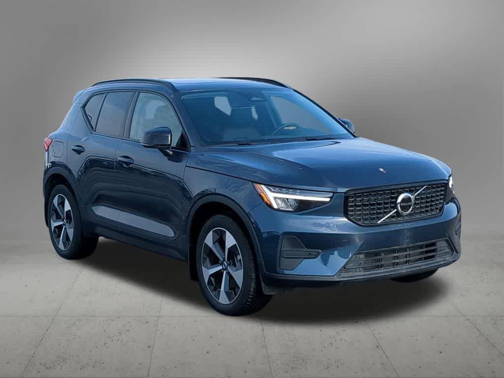 Certified 2026 Volvo XC40 B5 Core w/ Protection Package Premier AWD/4WD image 8