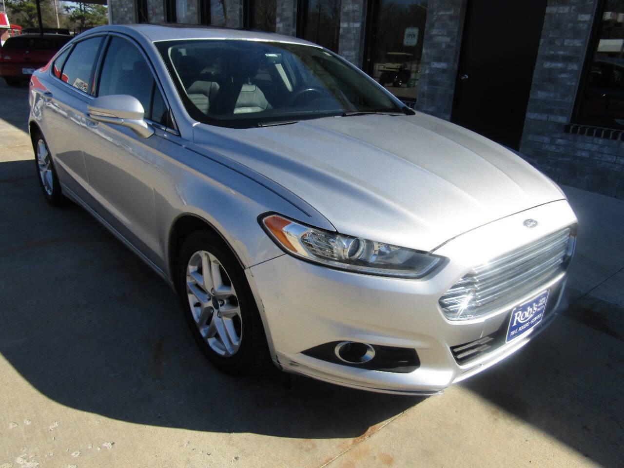 Used 2013 Ford Fusion SE image 2