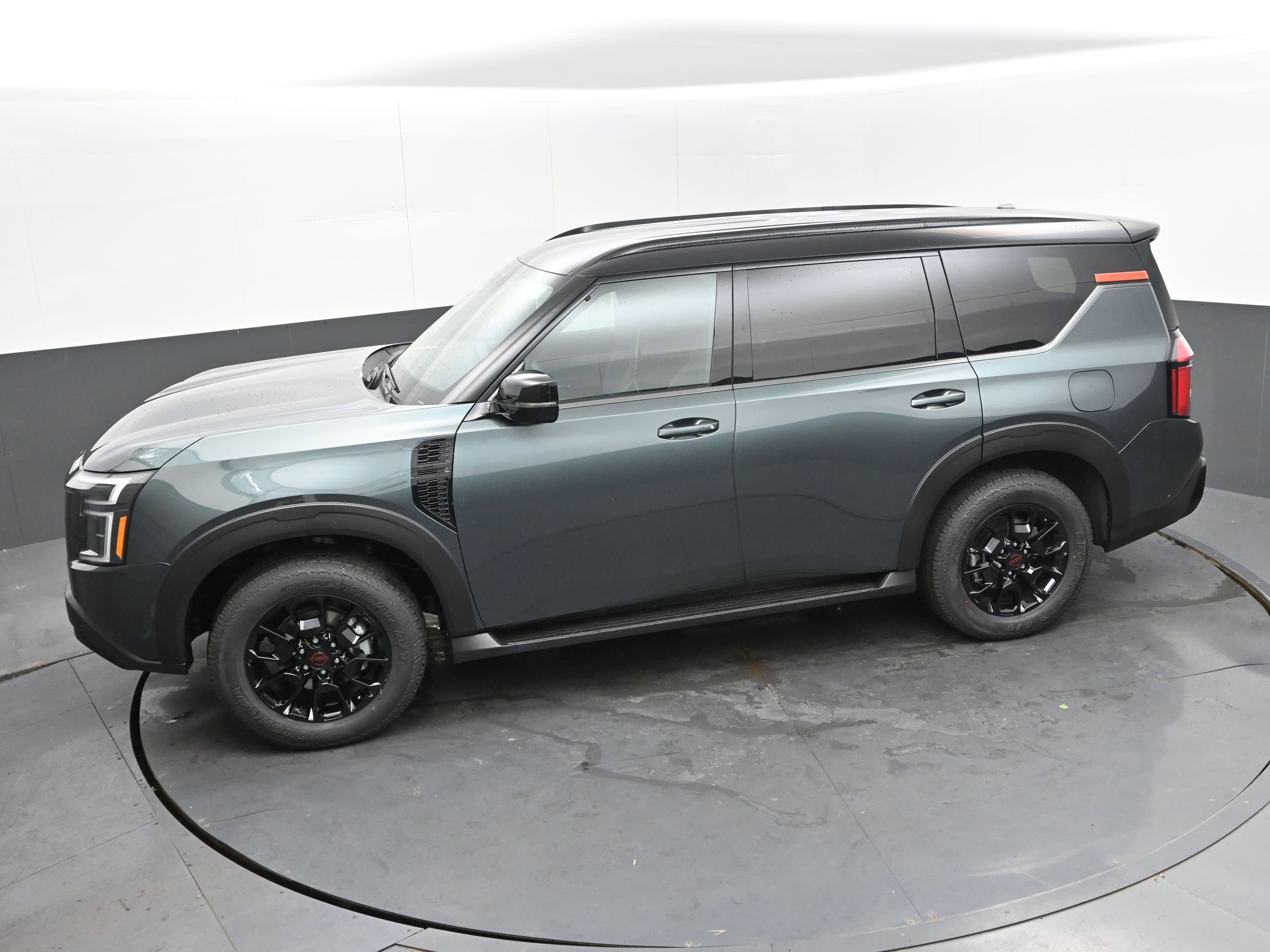 New 2025 Nissan Armada PRO-4X image 33