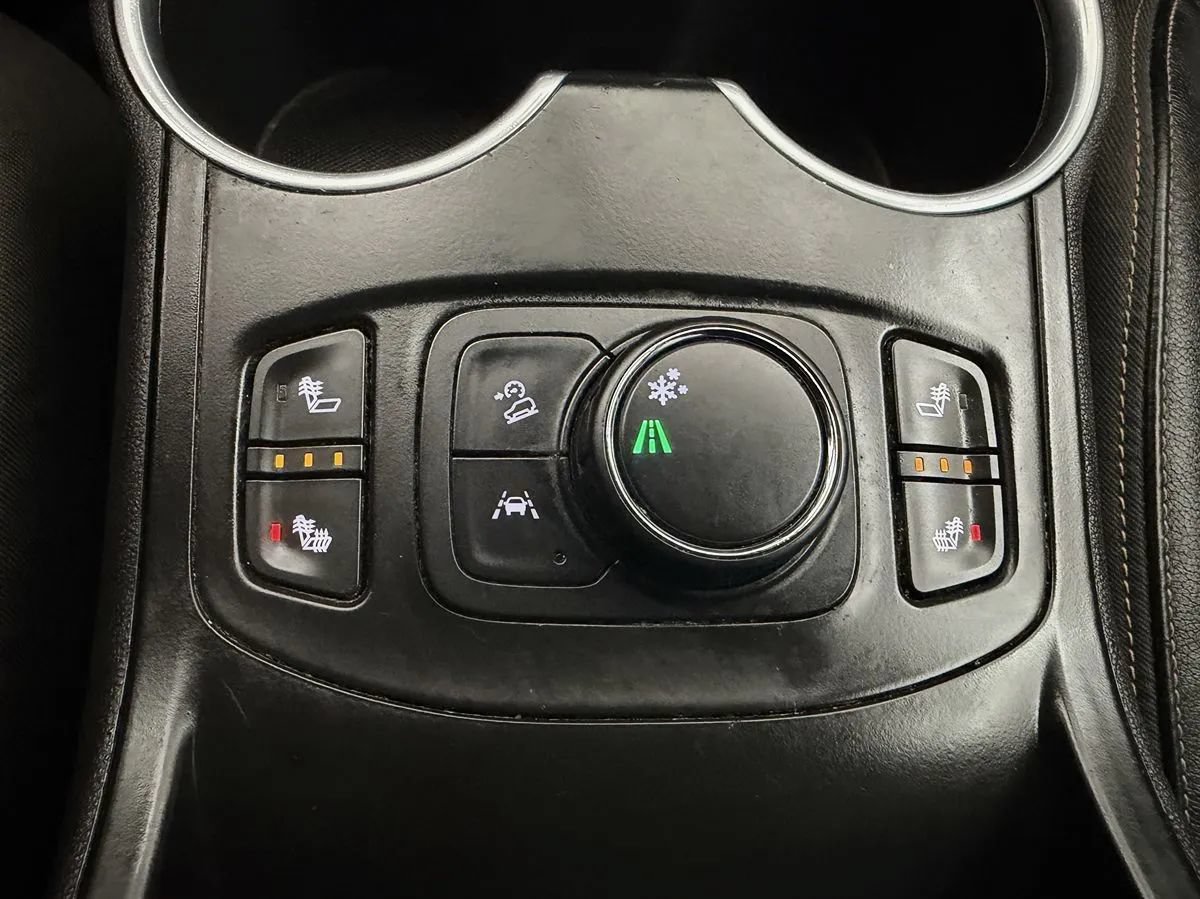 Used 2021 GMC Terrain SLT w/ Infotainment Package II FWD image 25