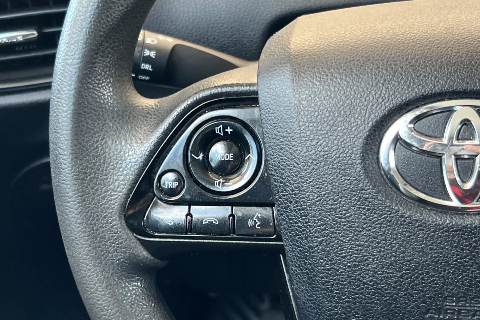 Certified 2022 Toyota Prius LE FWD image 25