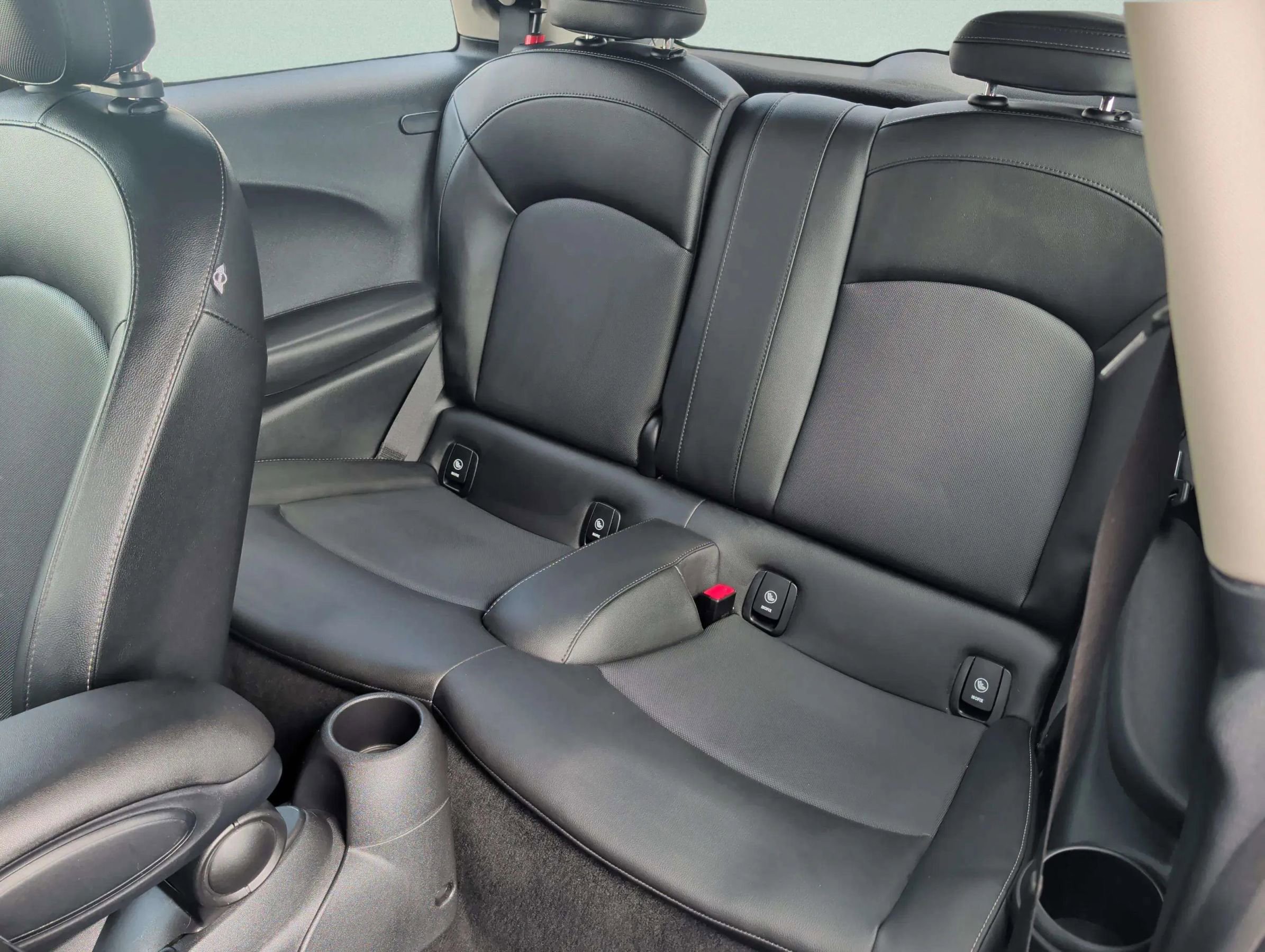 Used 2019 MINI Cooper 2-Door Hardtop FWD image 30