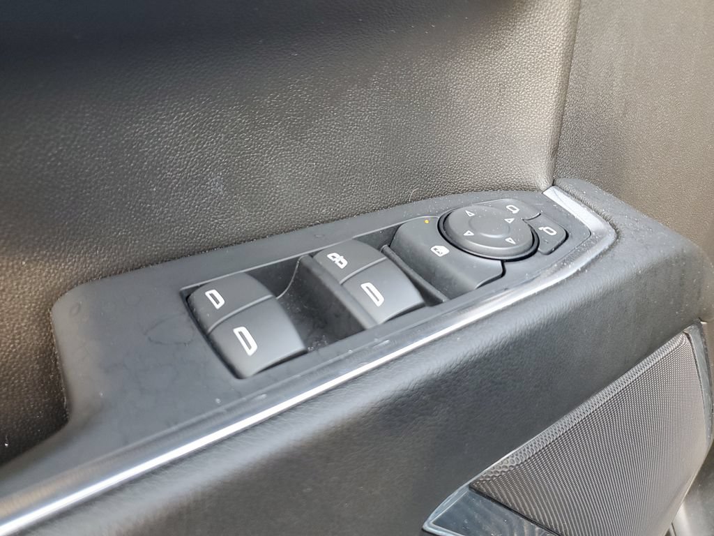 Used 2024 Chevrolet Silverado 1500 LT AWD/4WD image 10