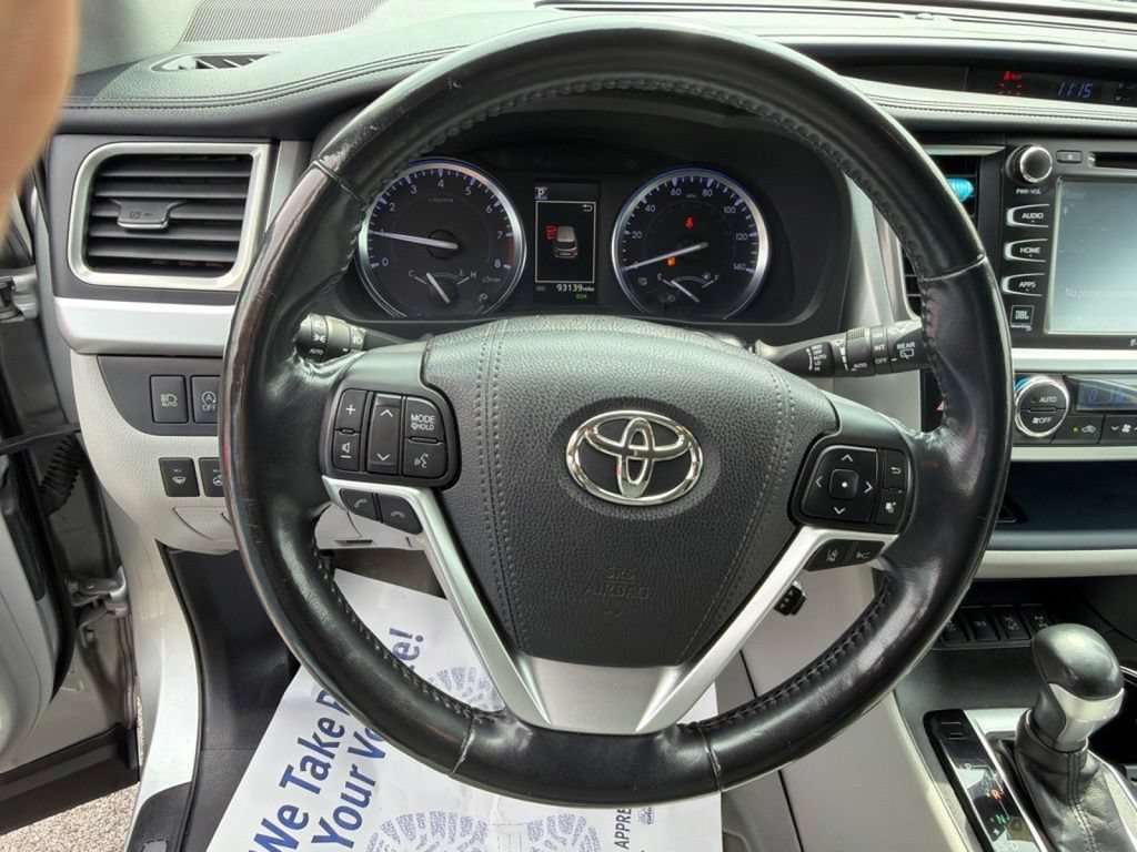 Used 2018 Toyota Highlander Limited Platinum AWD/4WD image 19