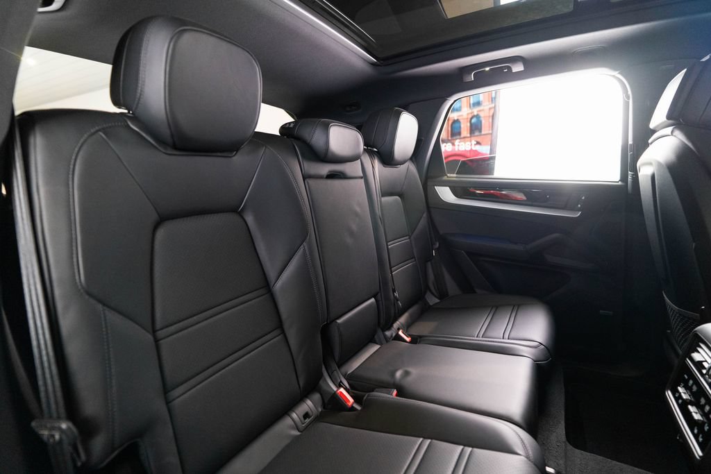 New 2026 Porsche Cayenne AWD/4WD image 38