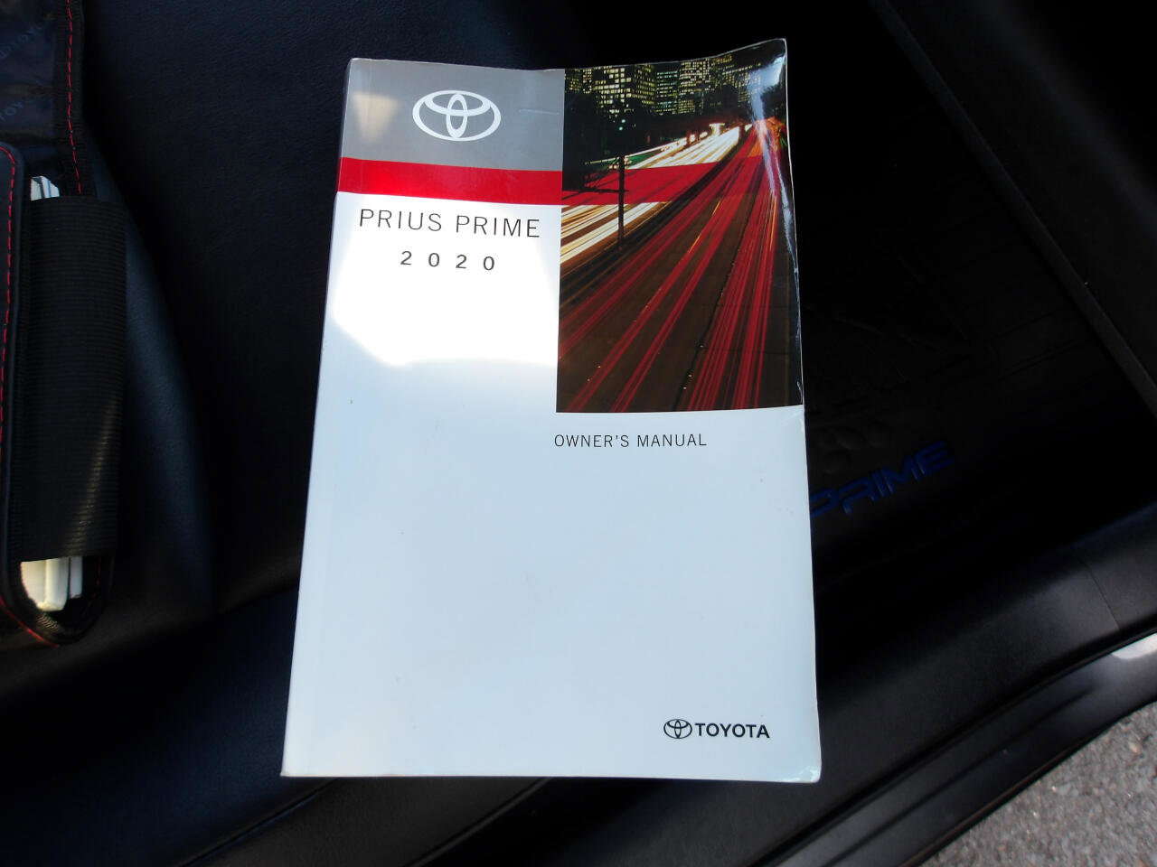 Used 2020 Toyota Prius Prime XLE image 27