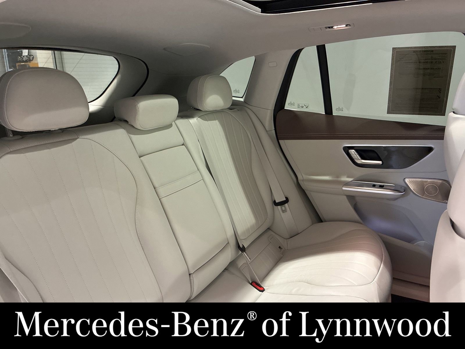 Used 2023 Mercedes-Benz EQE 500 4MATIC SUV image 32