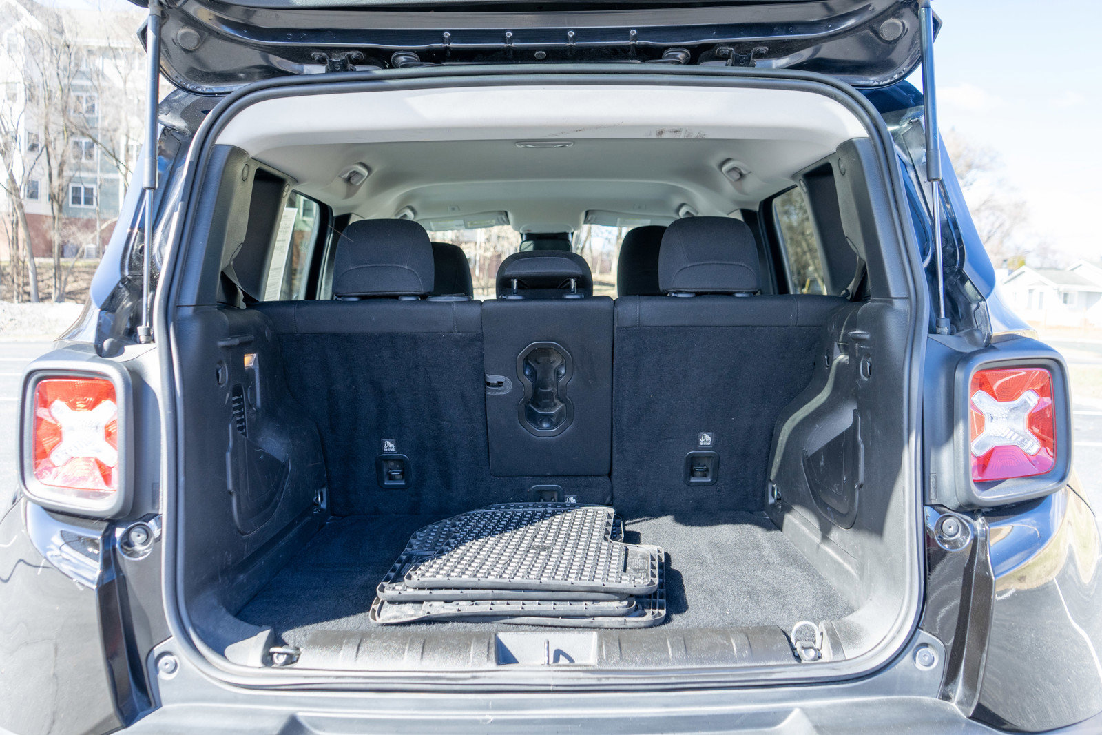 Used 2022 Jeep Renegade Latitude w/ Convenience Group image 9