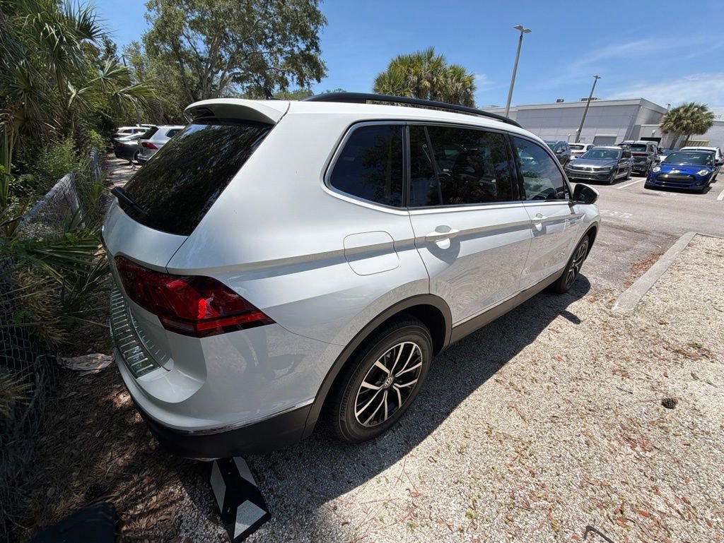 Used 2021 Volkswagen Tiguan SE FWD image 4