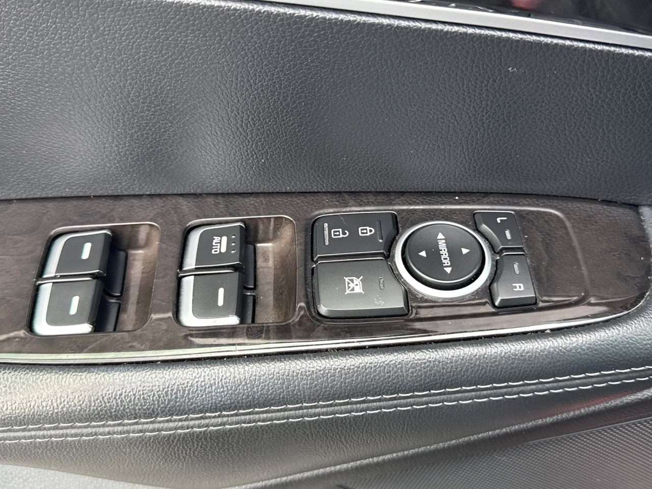 Used 2017 Kia Sorento FWD image 15