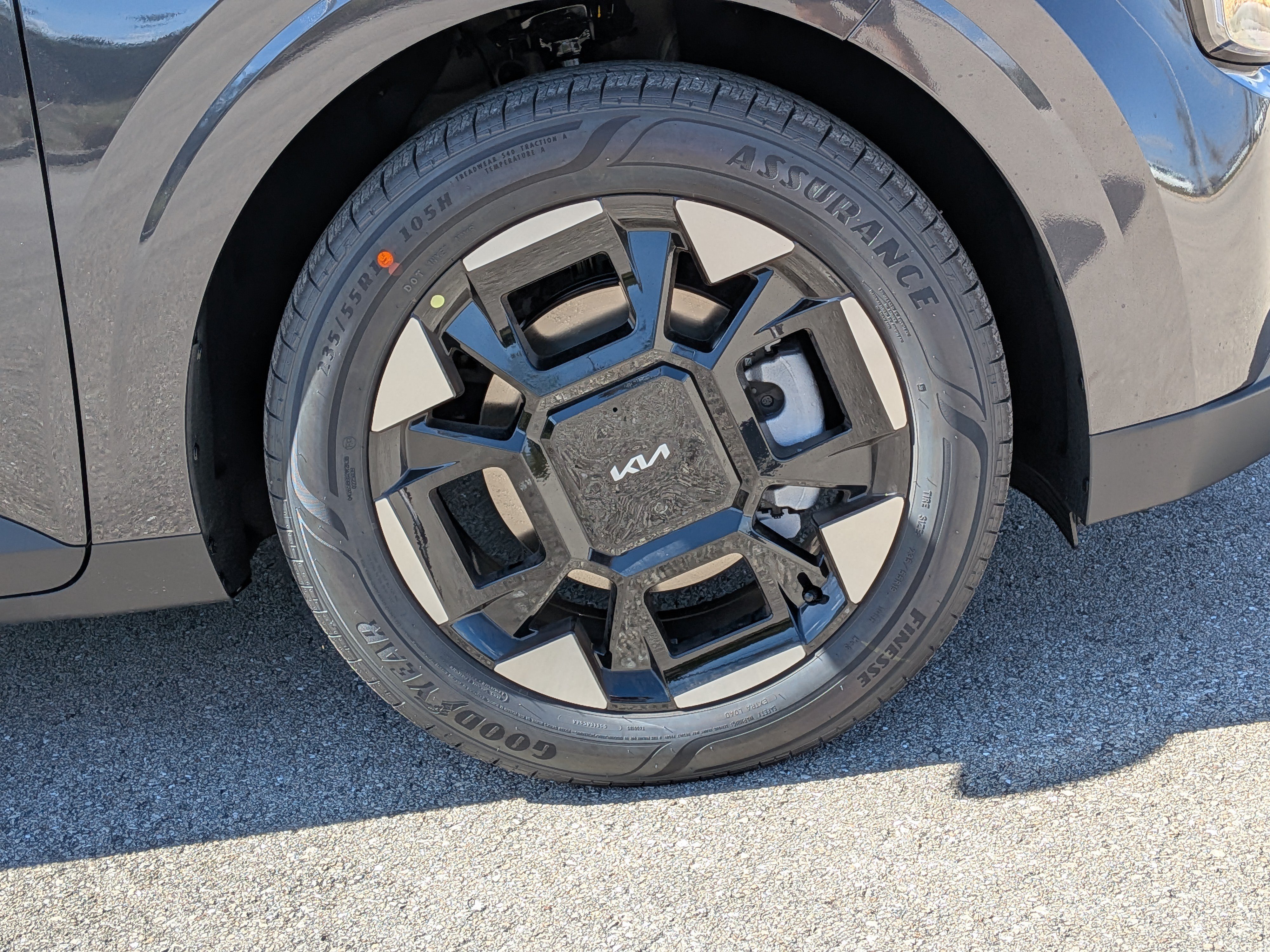 New 2026 Kia Carnival EX FWD image 11