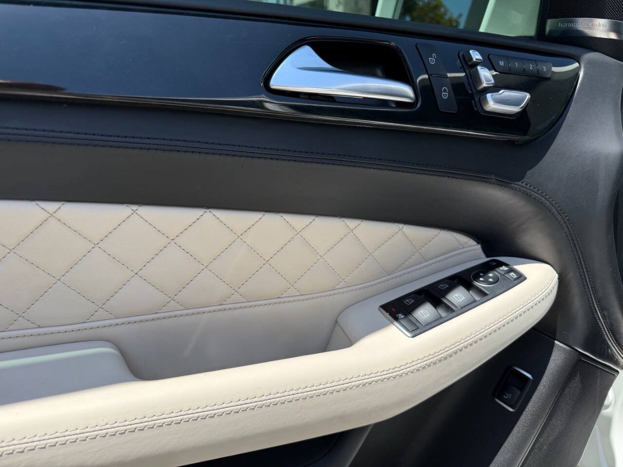 Used 2019 Mercedes-Benz GLS 450 4MATIC image 26