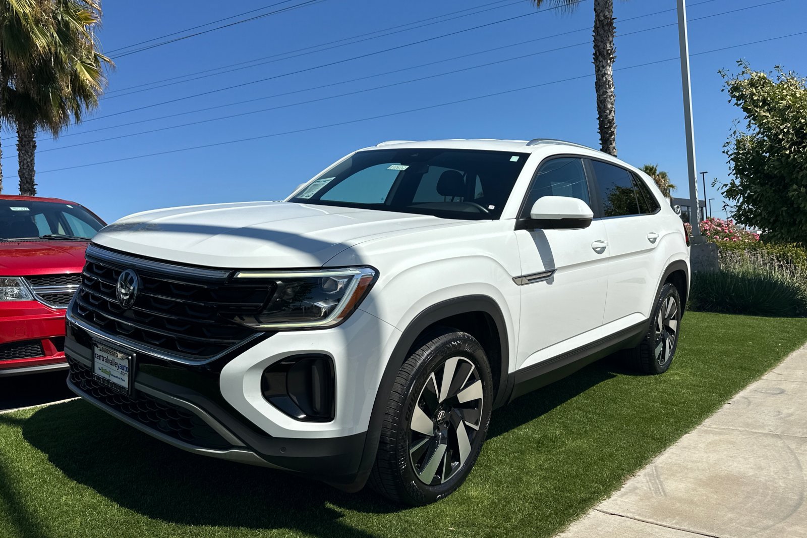 Certified 2024 Volkswagen Atlas Cross Sport SE AWD/4WD image 8