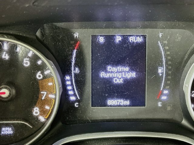 Used 2018 Jeep Compass Latitude FWD image 5