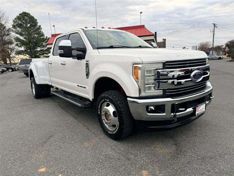 Used 2017 Ford F350 Lariat w/ Lariat Ultimate Package image 3