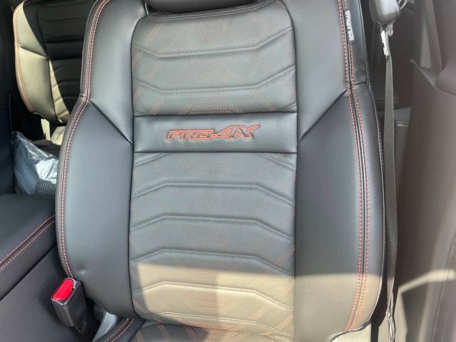 New 2026 Nissan Frontier PRO-4X w/ Pro Premium Package AWD/4WD image 9
