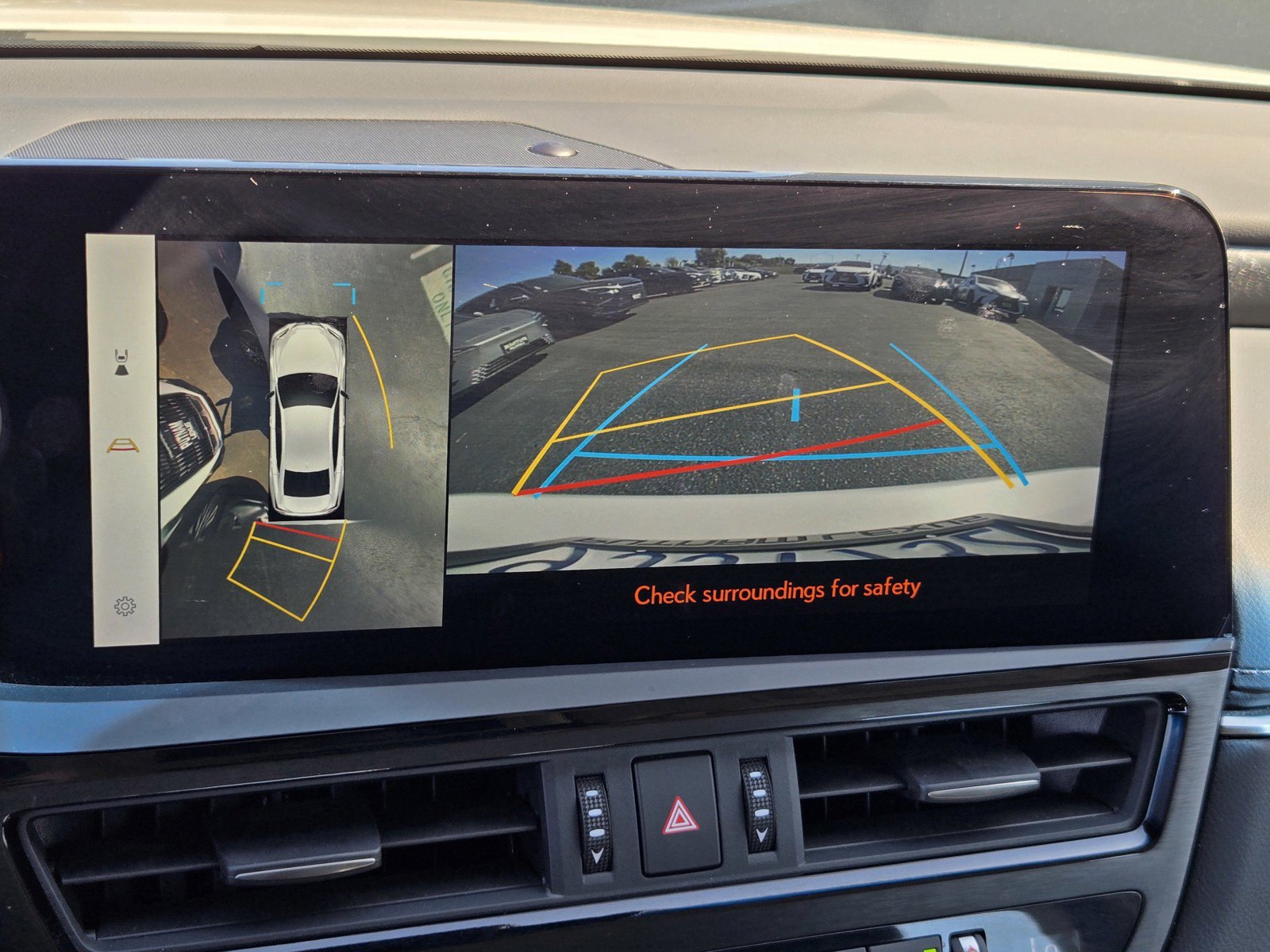 Certified 2024 Lexus ES 300h w/ Accessory Package (Z2) FWD image 17