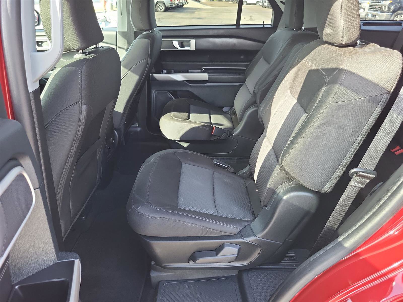 Used 2023 Ford Explorer XLT image 23