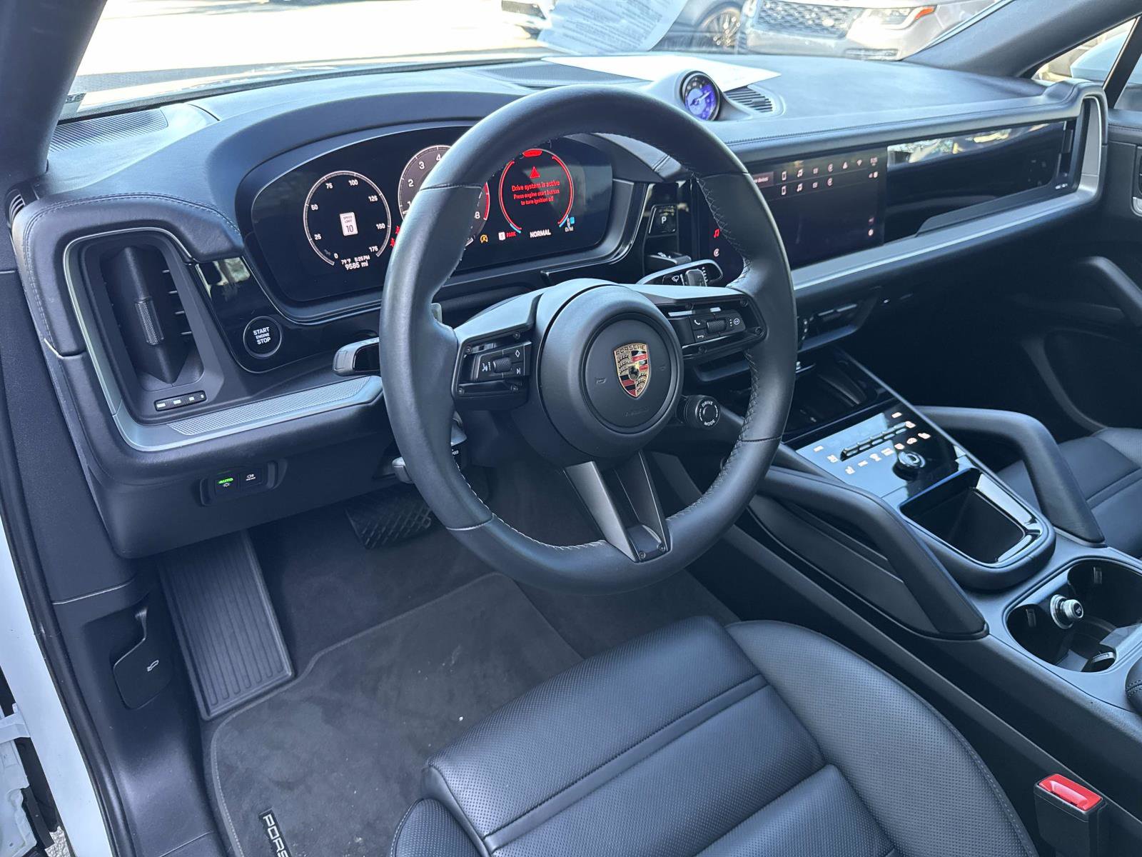 Used 2024 Porsche Cayenne Coupe image 23