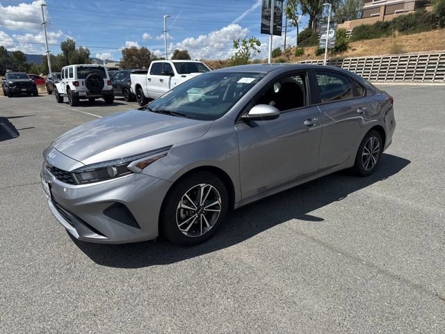 Used 2023 Kia Forte LXS image 2