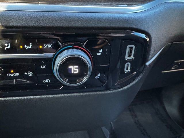 Used 2025 Chevrolet Silverado 3500 LT w/ Convenience Package image 13