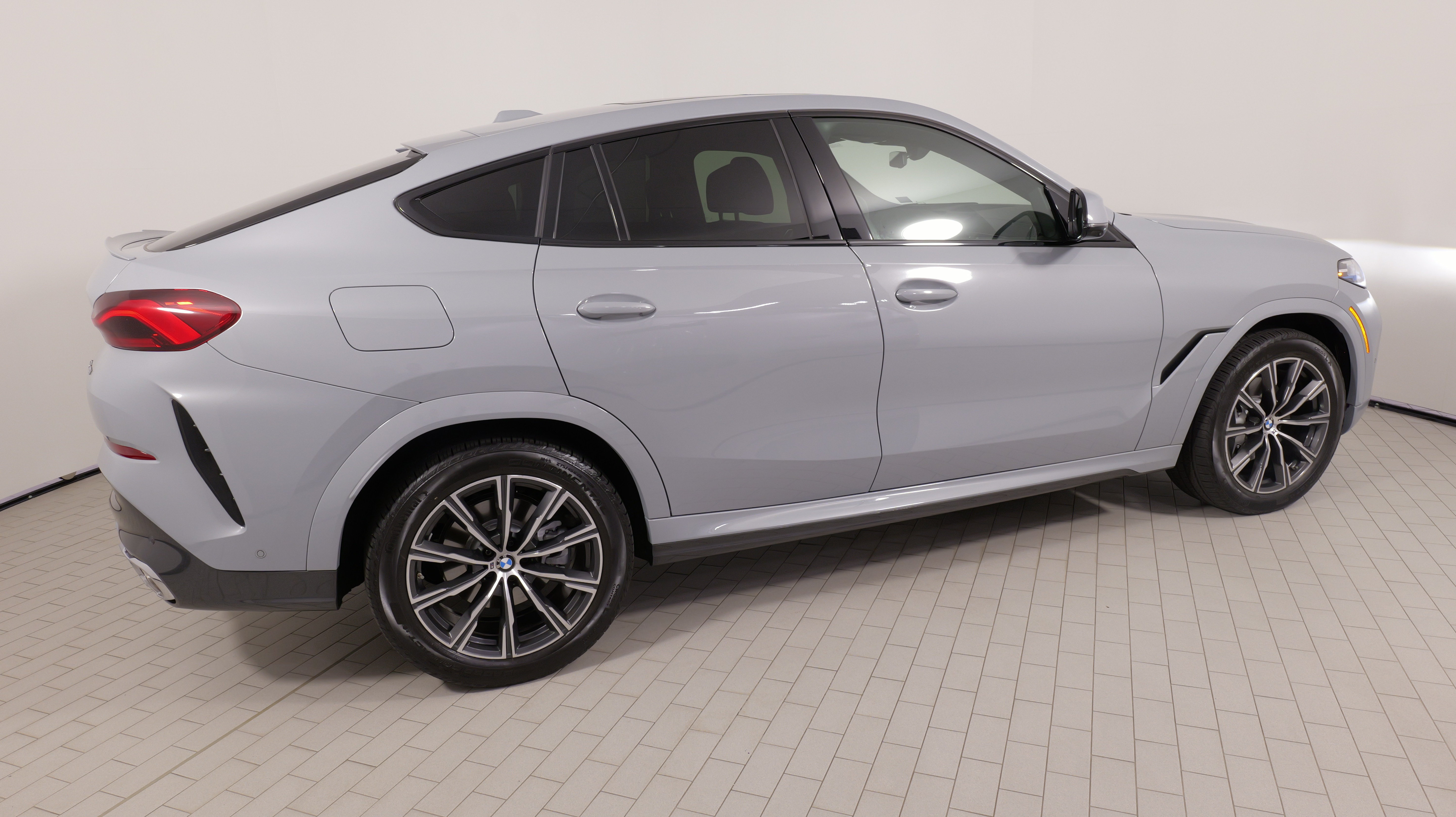 Used 2026 BMW X6 xDrive40i AWD/4WD image 10