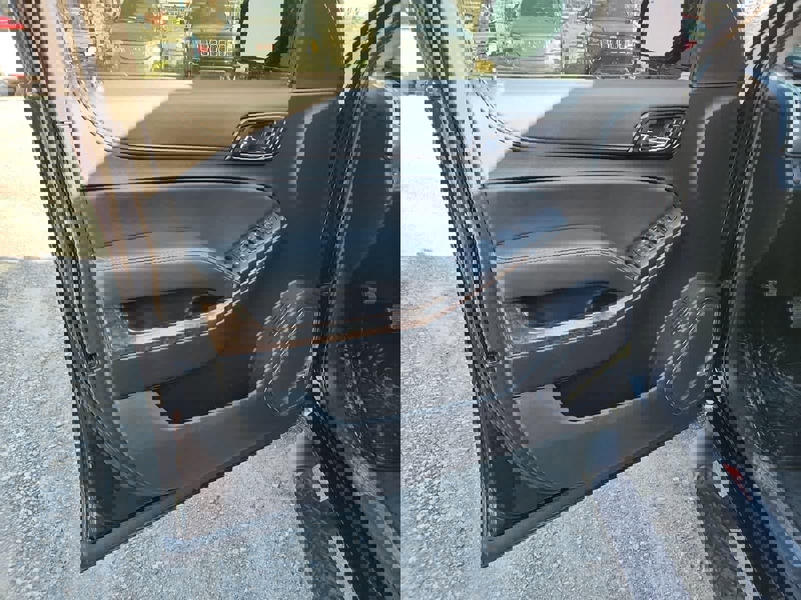 Used 2019 Chevrolet Suburban LT image 16