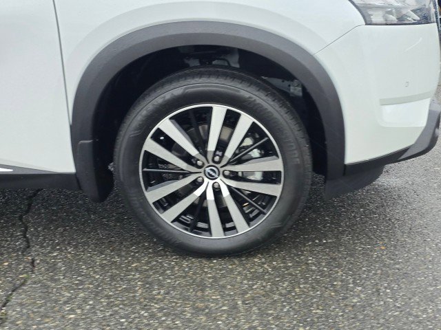 New 2025 Nissan Pathfinder Platinum w/ Cargo Package image 2