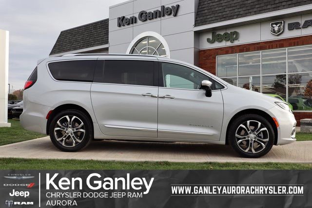 New 2026 Chrysler Pacifica Pinnacle AWD/4WD image 1