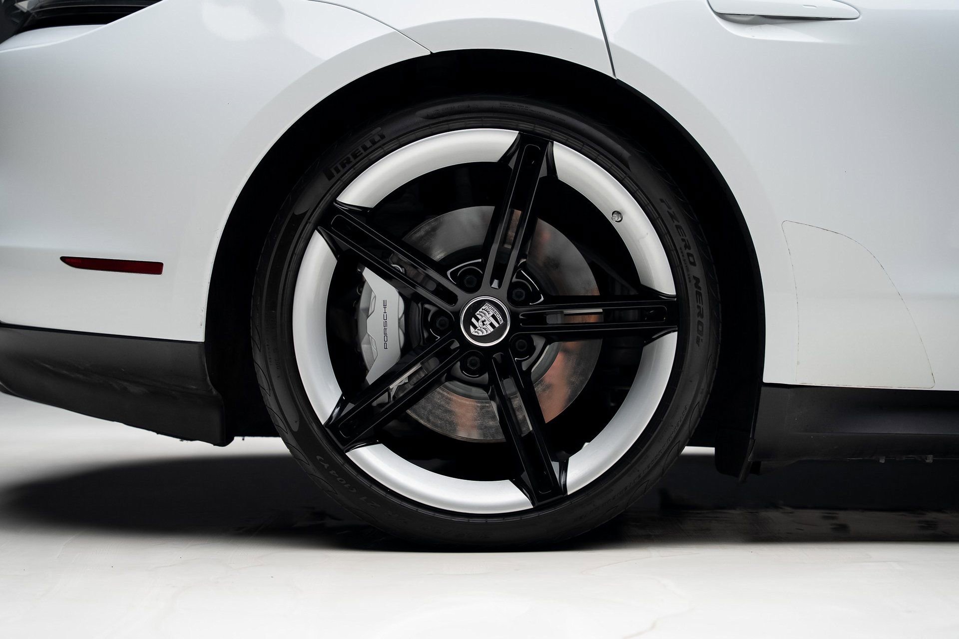 Used 2022 Porsche Taycan image 34