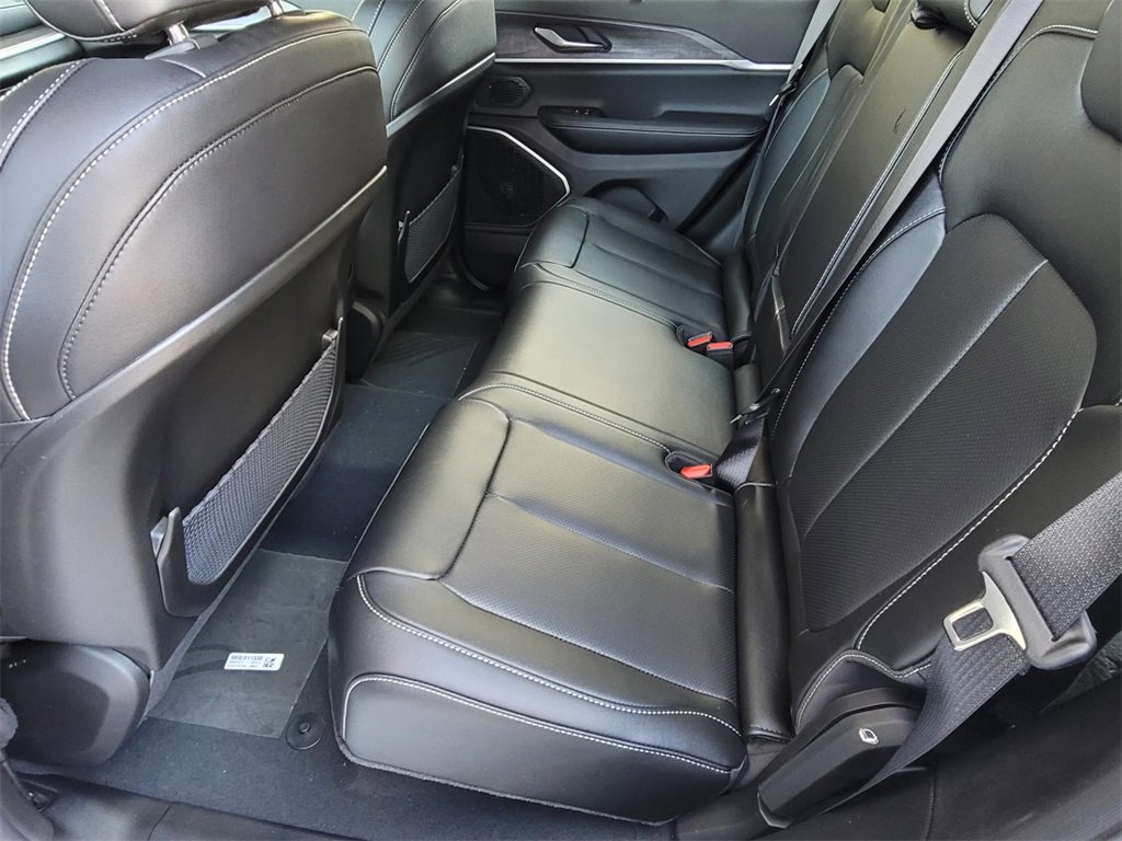 New 2025 Jeep Grand Cherokee Limited 4xe image 9