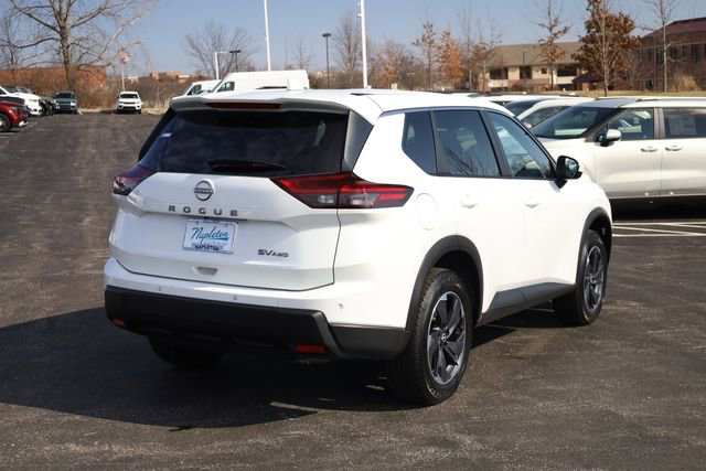Used 2024 Nissan Rogue SV image 4