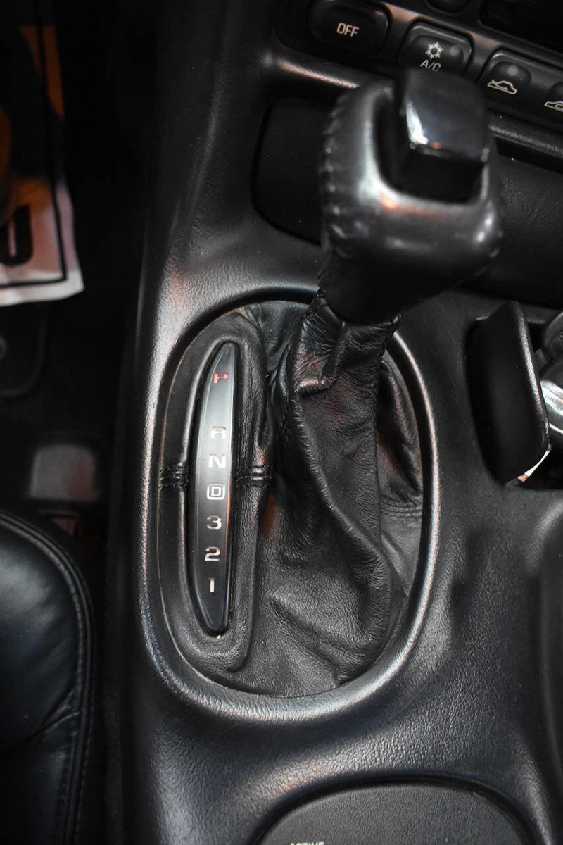 Used 2002 Chevrolet Corvette Coupe w/ Preferred Equipment Group1 RWD image 15