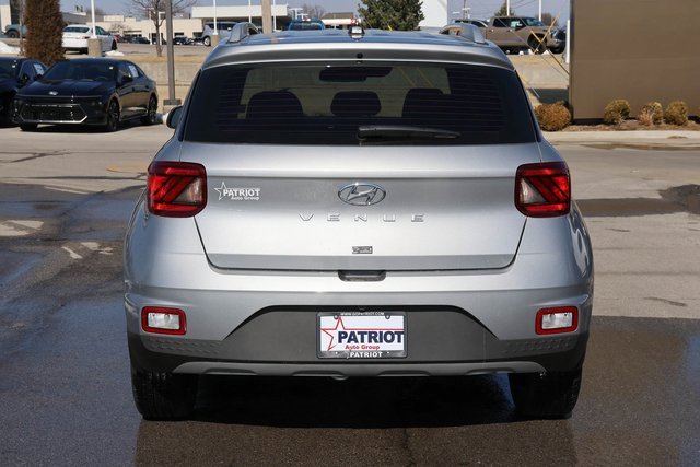 New 2025 Hyundai Venue SEL image 4