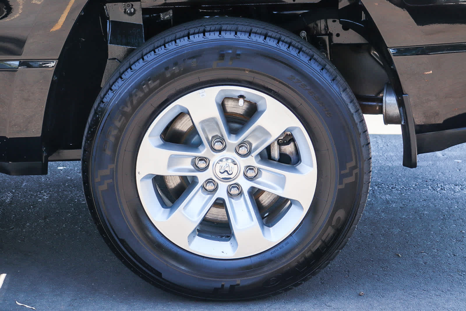 Used 2024 RAM 1500 Laramie AWD/4WD image 13