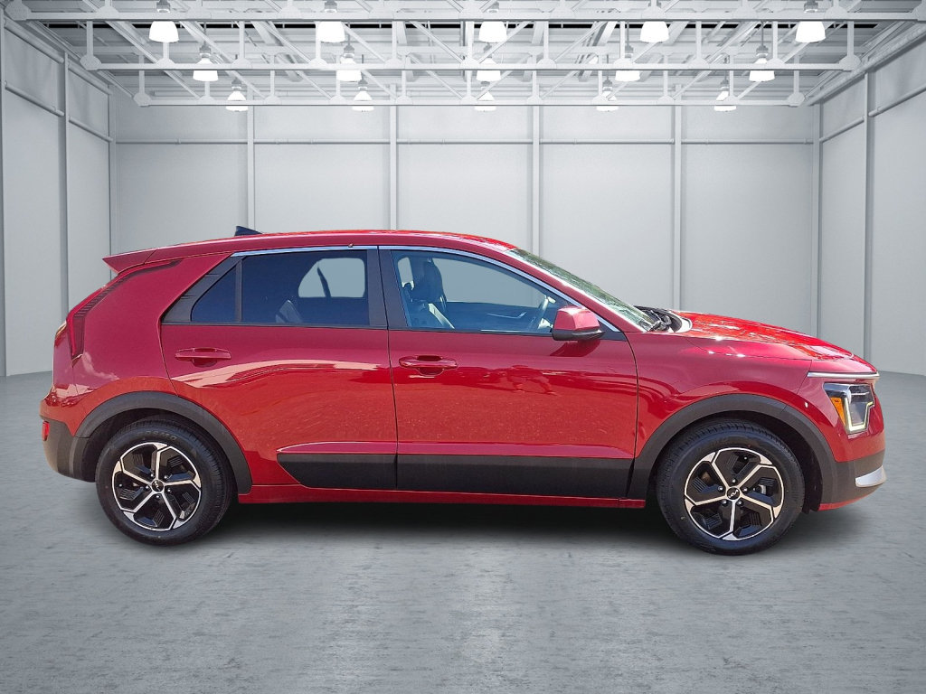 Used 2023 Kia Niro LX FWD image 12