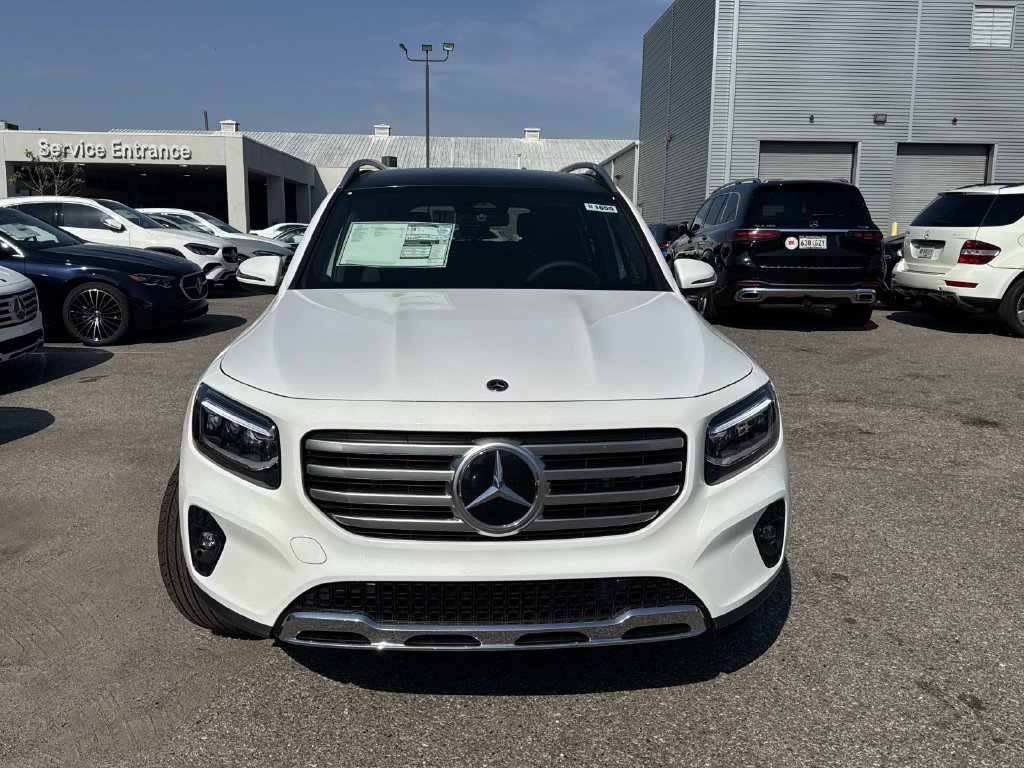 Used 2026 Mercedes-Benz GLB 250 image 2