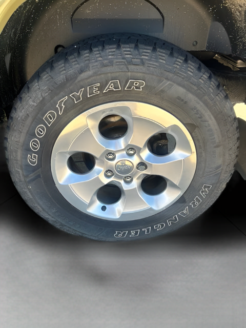 Used 2013 Jeep Wrangler Sahara w/ Dual Top Group AWD/4WD image 25