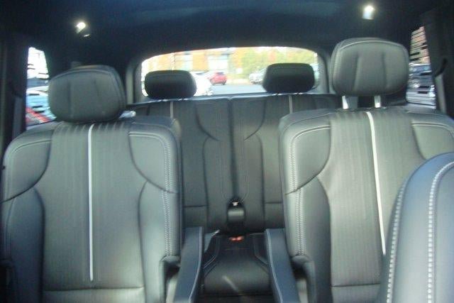 New 2026 Cadillac Vistiq Luxury image 19