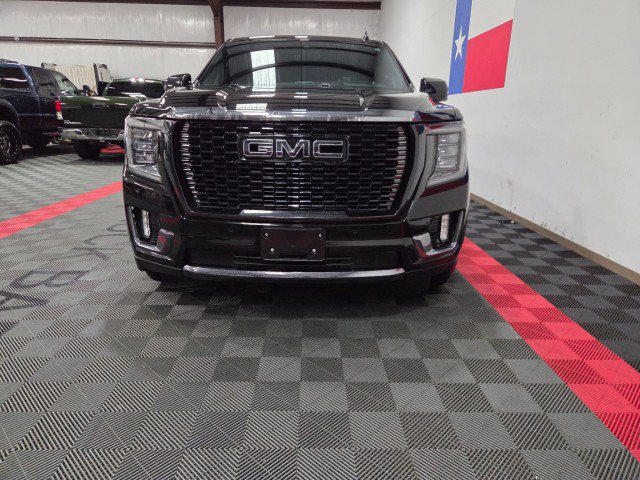 Used 2023 GMC Yukon XL Denali Ultimate AWD/4WD image 16