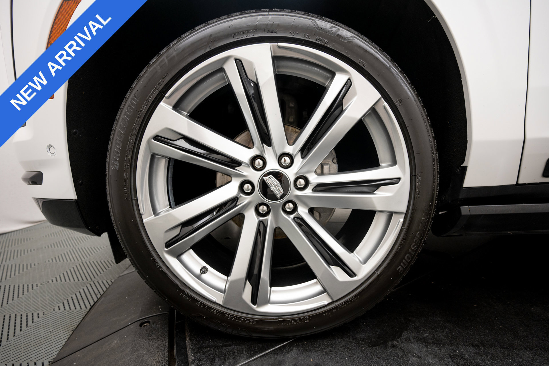 Used 2025 Cadillac Escalade Sport Platinum w/ LPO, Floor Liner Package AWD/4WD image 28