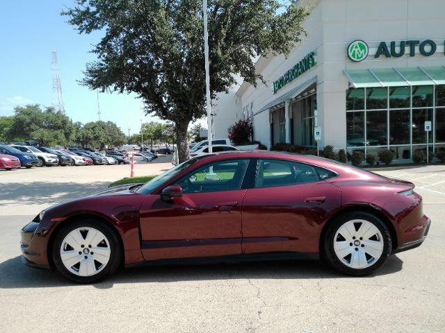 Used 2022 Porsche Taycan RWD image 10
