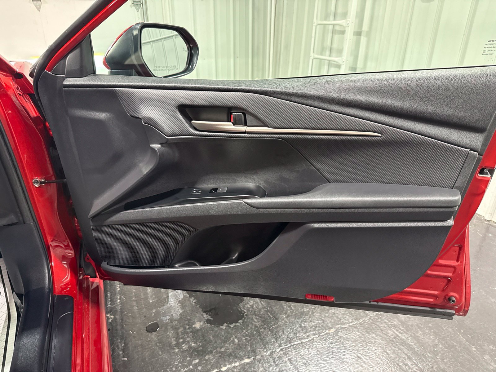 Used 2025 Toyota Camry SE FWD image 13